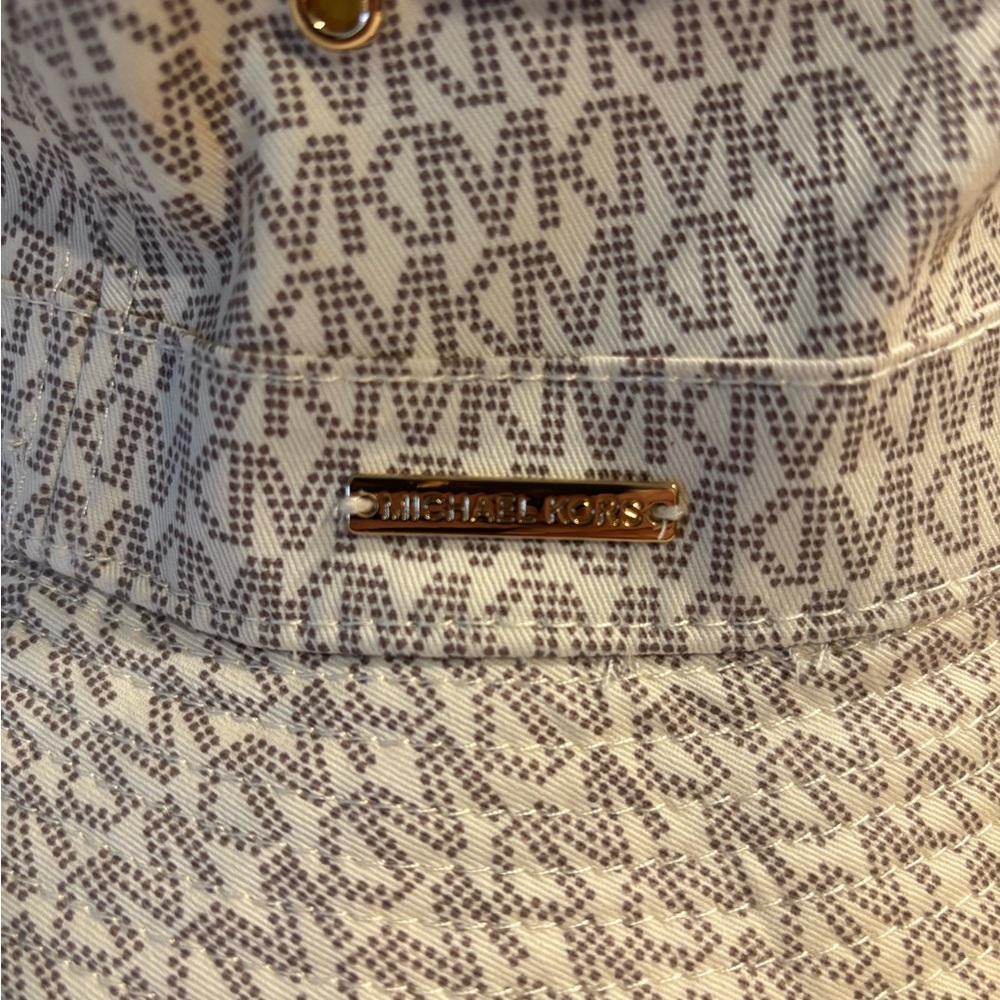 Michael Kors Bucket Hat - Picture 2 of 6